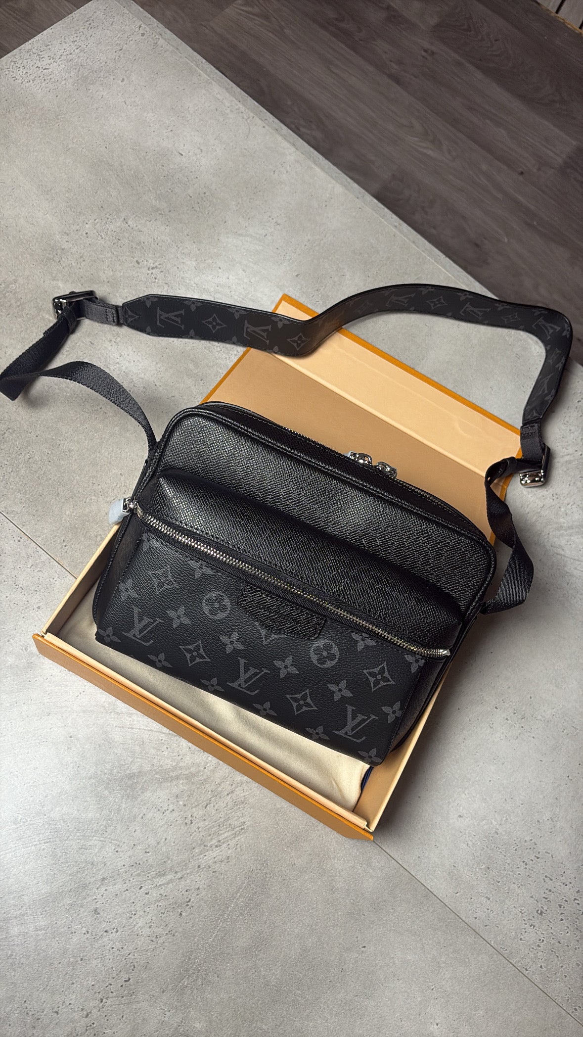 LVE OUTDOOR BAG