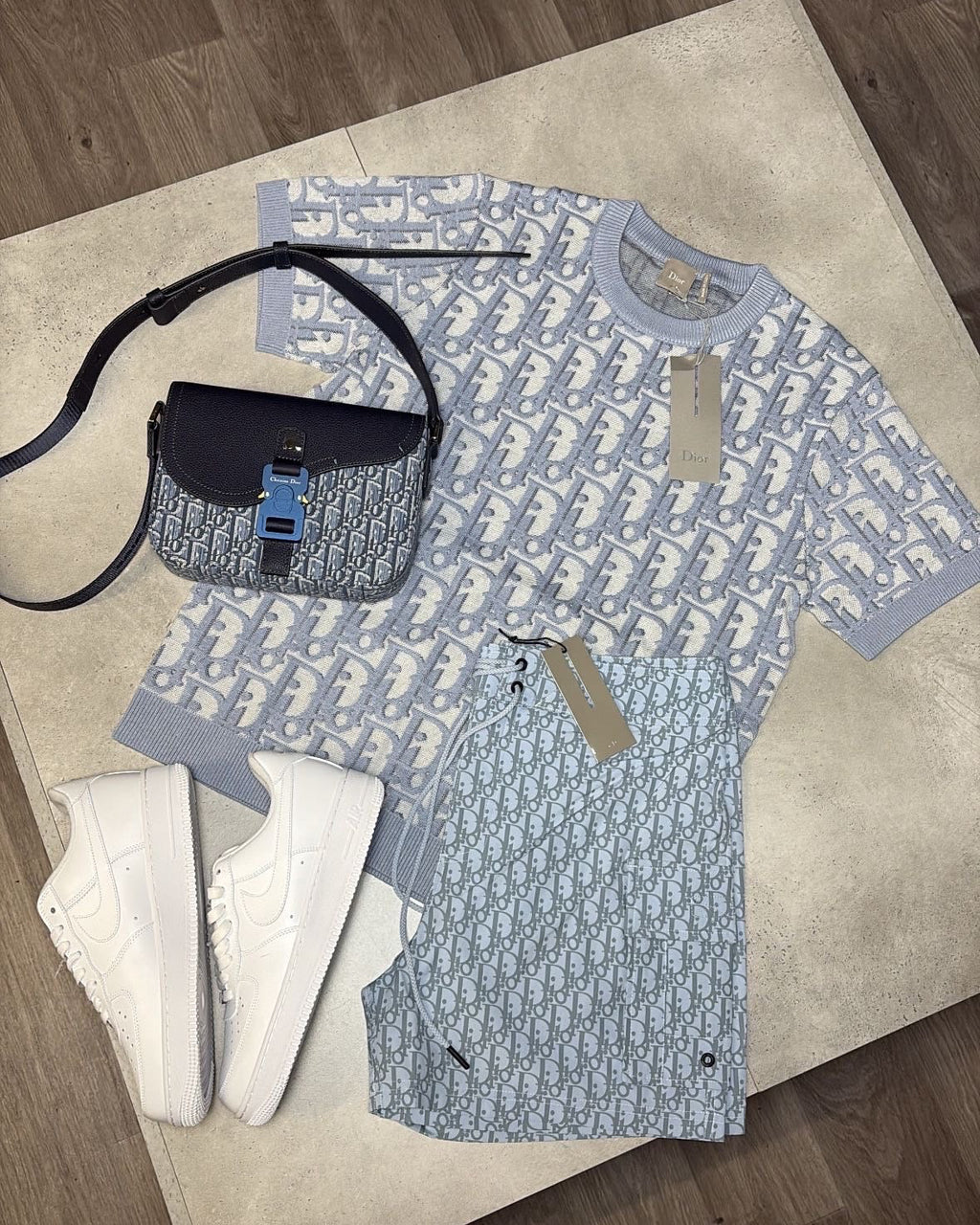CD GRAPHIC TEE - BABY BLUE