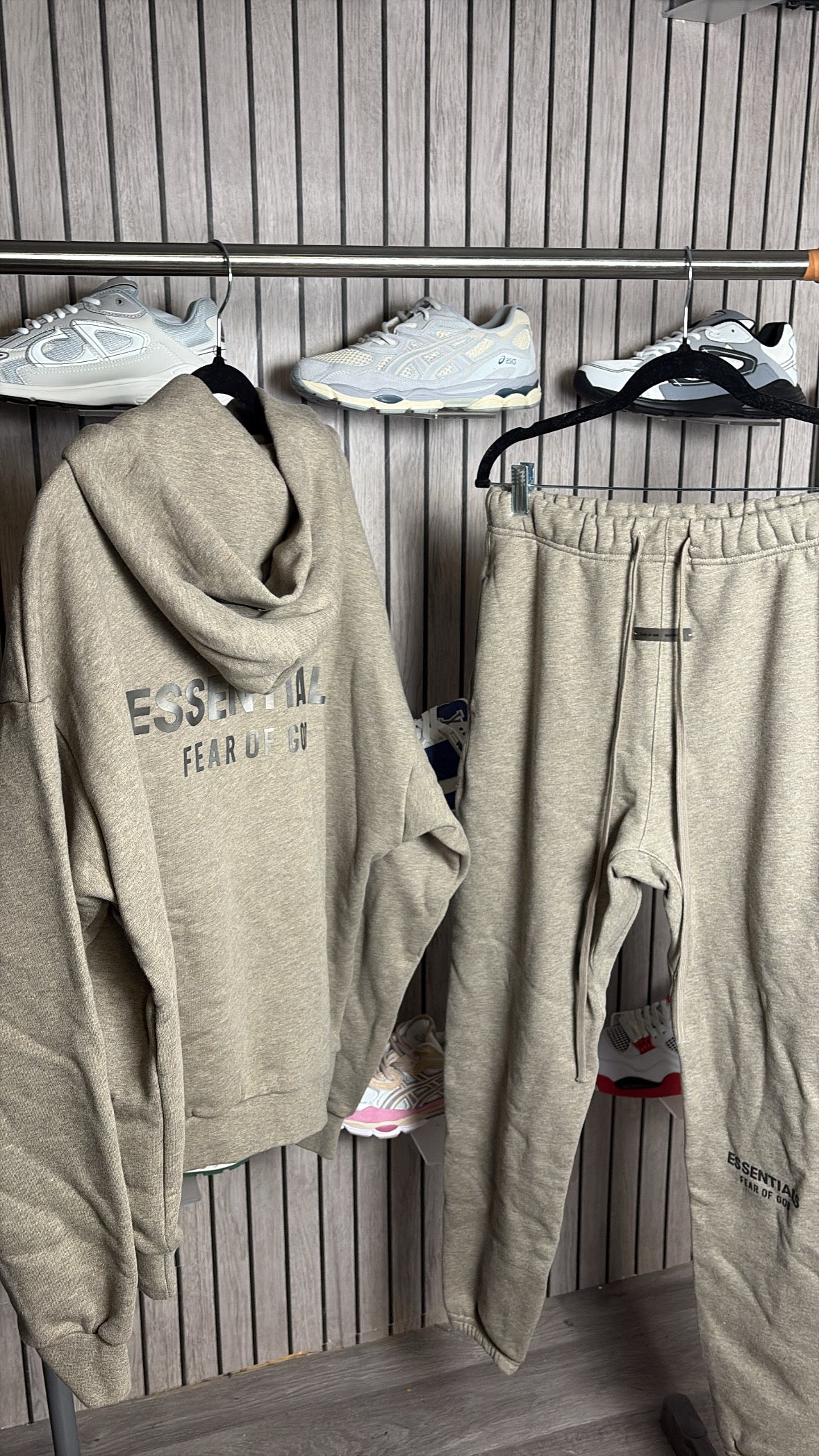 ESSNTLS TRACKSUIT - GREY